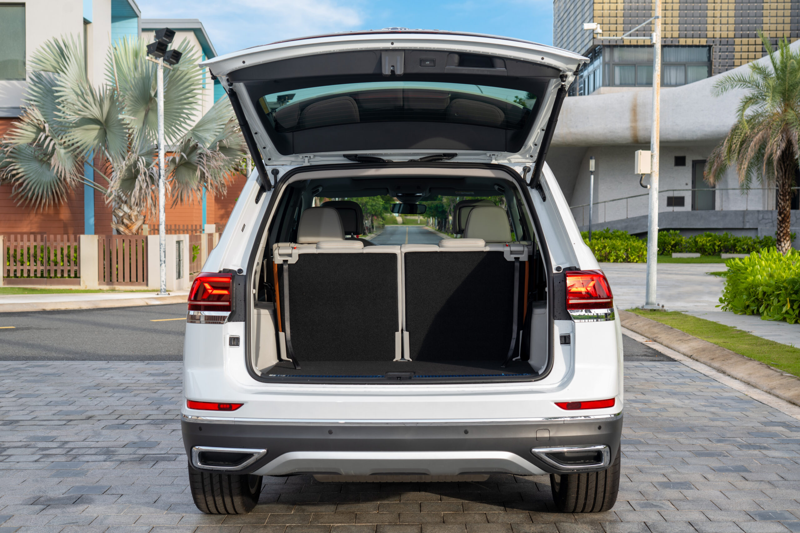 Cửa cốp điện Easy Open Volkswagen Teramont President