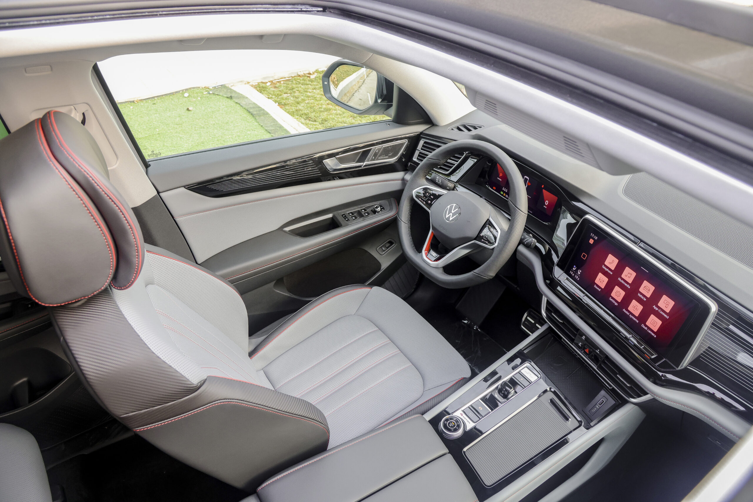 Nội thất Volkswagen Teramont X 4